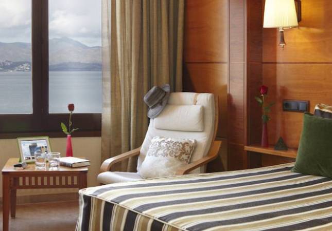 Románticas habitaciones en Hotel Spa Porto Cristo. El entorno más romántico con los mejores precios de Girona